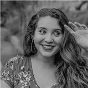 Diseñadora profesional de interiores egresada con Máster en Diseño para Retail en el IED Madrid y con varios años de experiencia